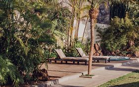 The Circular Villa - Jacuzzi, Hiking & Vineyards